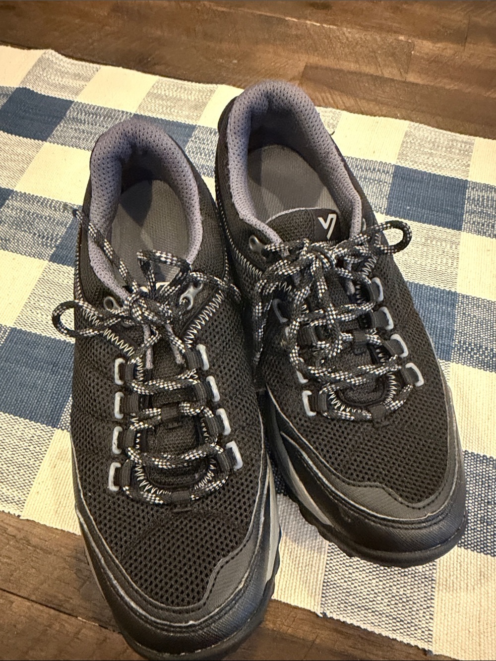Vionic Women's 3105 McKinley Black and Gray Mesh Lace-Up hiking shoes